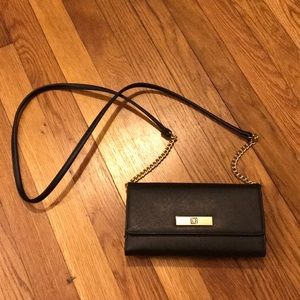 *Basically New* Liz Claiborne Phone Charging Xbody